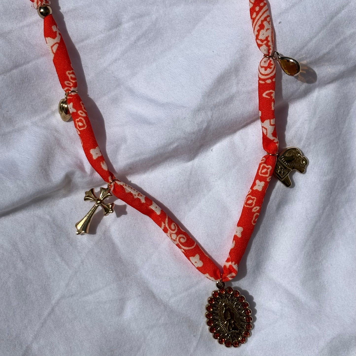 Collier Oranga